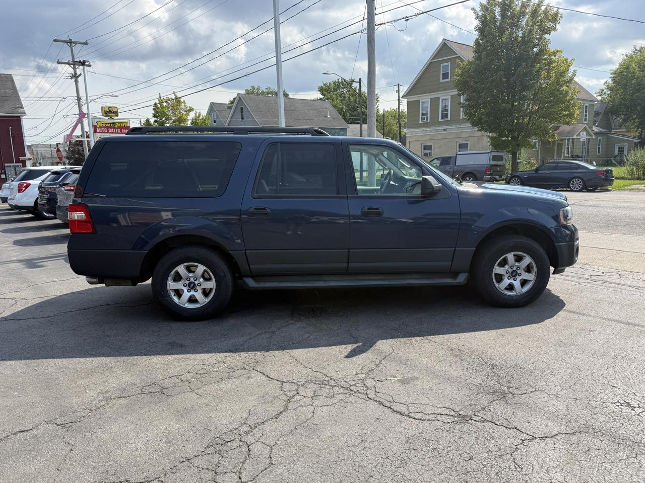 Ford Expedition EL 4WD 4dr XL 2016
