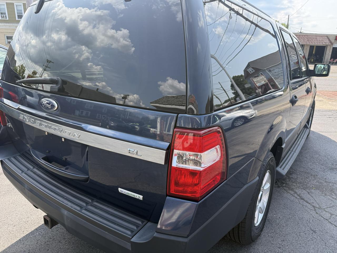 Ford Expedition EL 4WD 4dr XL 2016