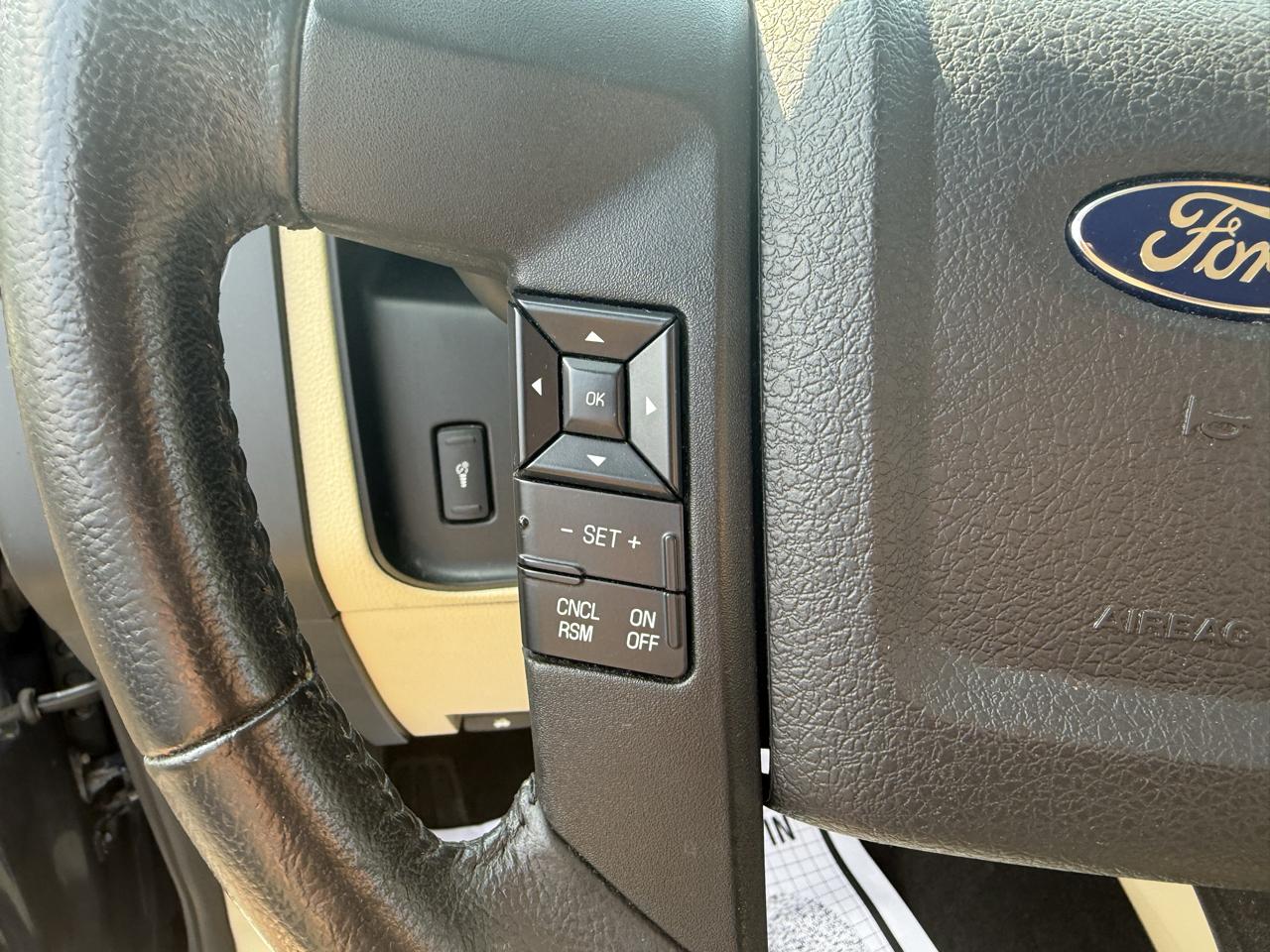 Ford Expedition EL 4WD 4dr XL 2016