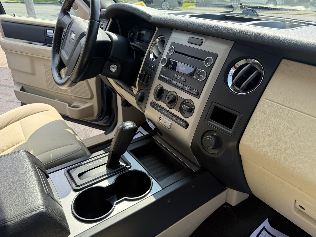 Ford Expedition EL 4WD 4dr XL 2016