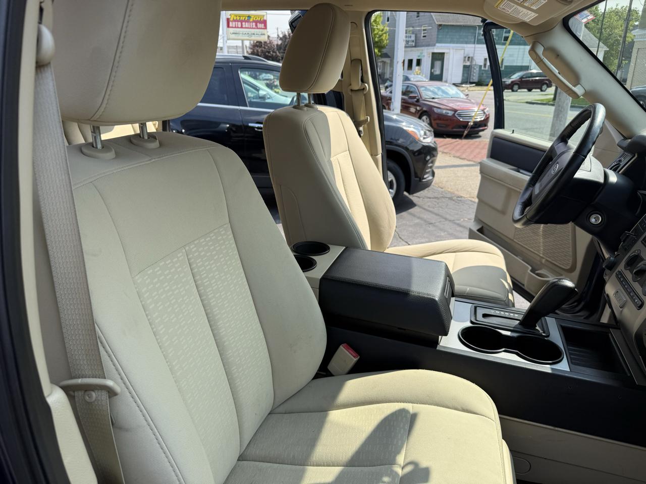 Ford Expedition EL 4WD 4dr XL 2016