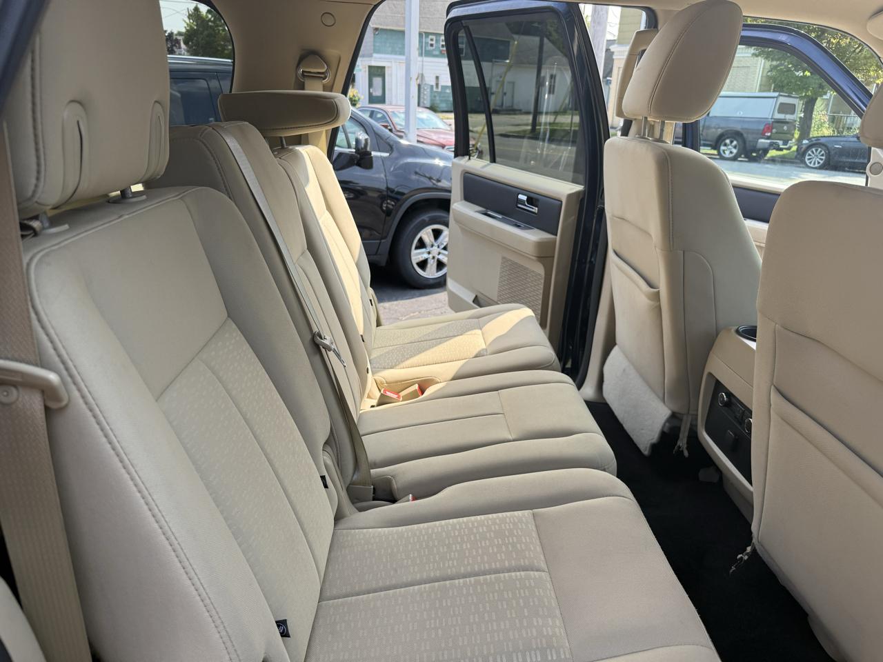 Ford Expedition EL 4WD 4dr XL 2016
