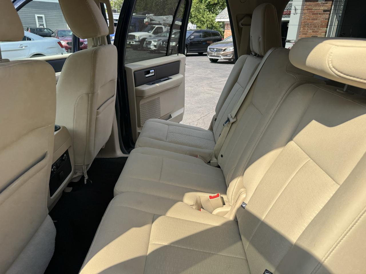 Ford Expedition EL 4WD 4dr XL 2016