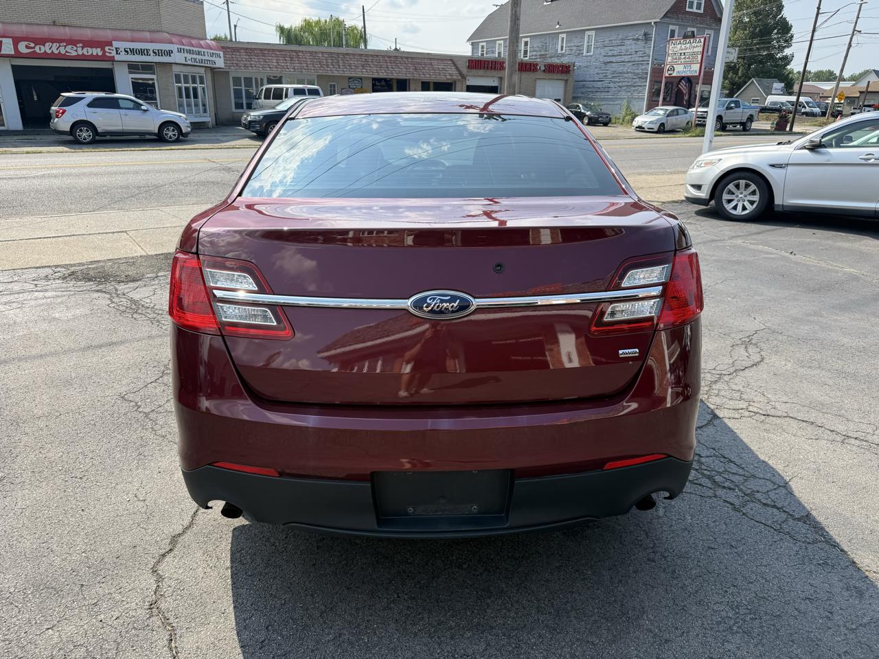 Ford Sedan Police Interceptor 4dr Sdn AWD 2015
