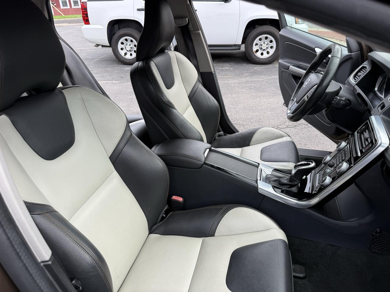 Volvo V60 Cross Country 4dr Wgn T5 AWD 2016