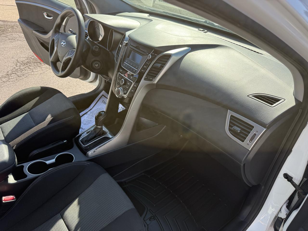 Hyundai Elantra GT Auto 2017