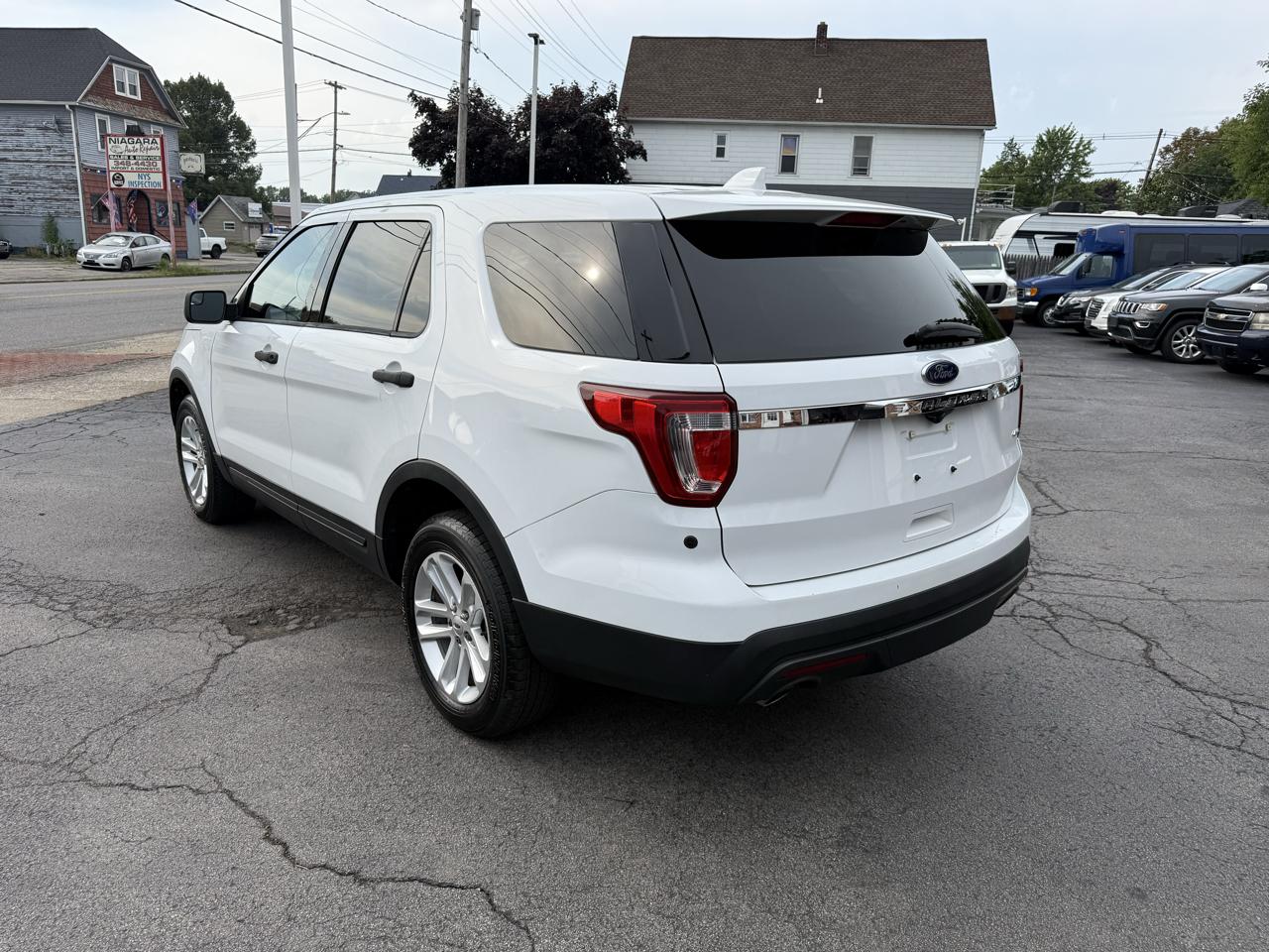 Ford Explorer Base 4WD 2017