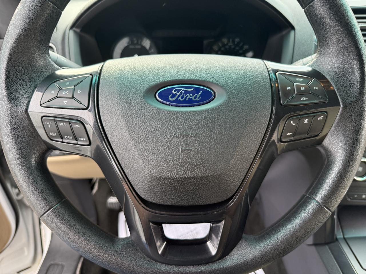 Ford Explorer Base 4WD 2017