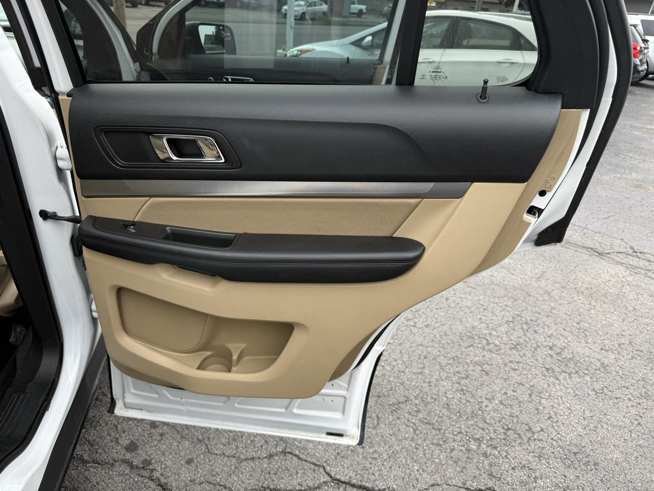 Ford Explorer Base 4WD 2017
