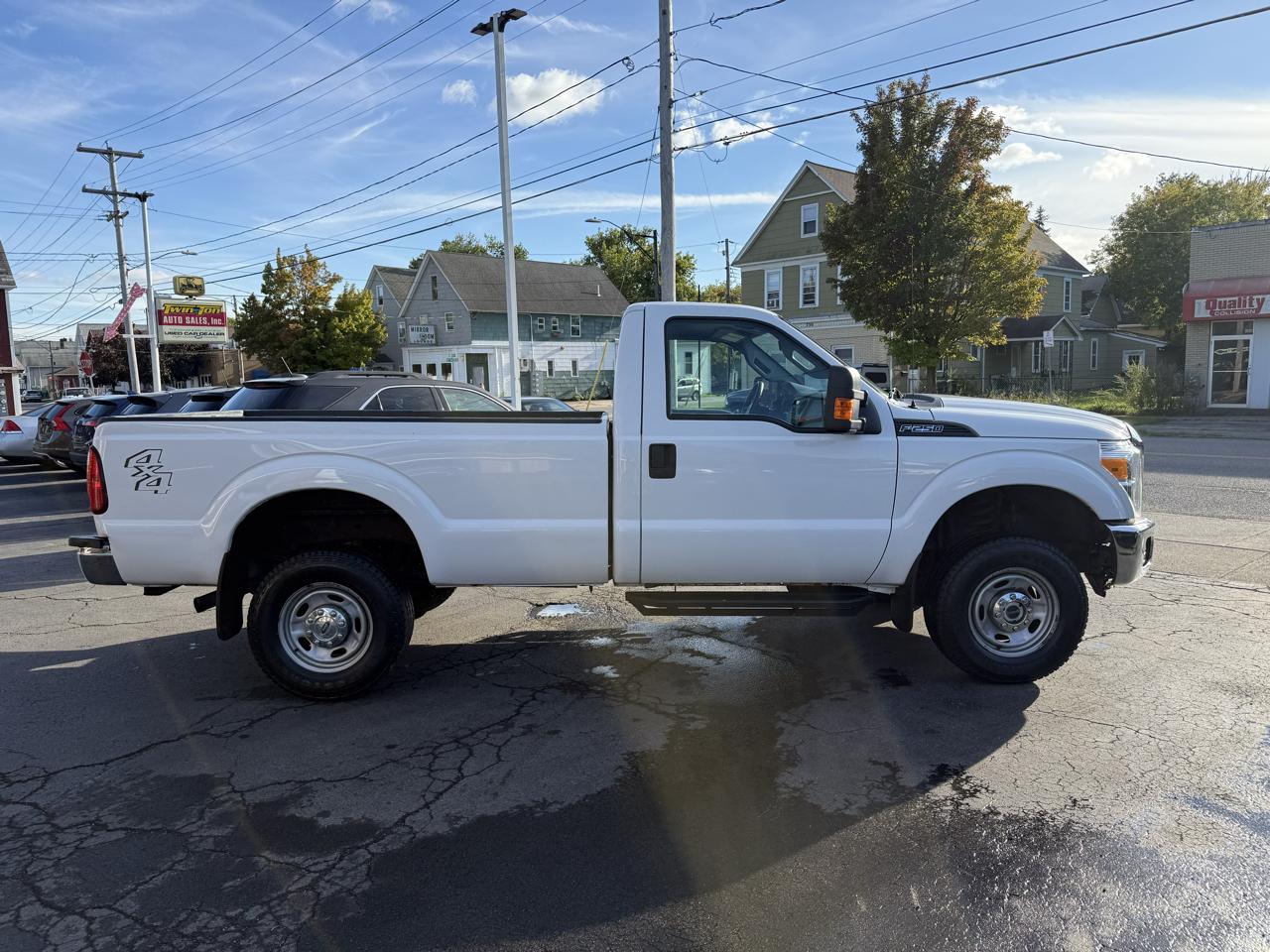 Ford Super Duty F-250 SRW 4WD Reg Cab 137" XLT 2015