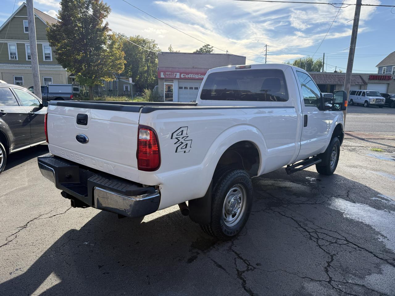 Ford Super Duty F-250 SRW 4WD Reg Cab 137" XLT 2015