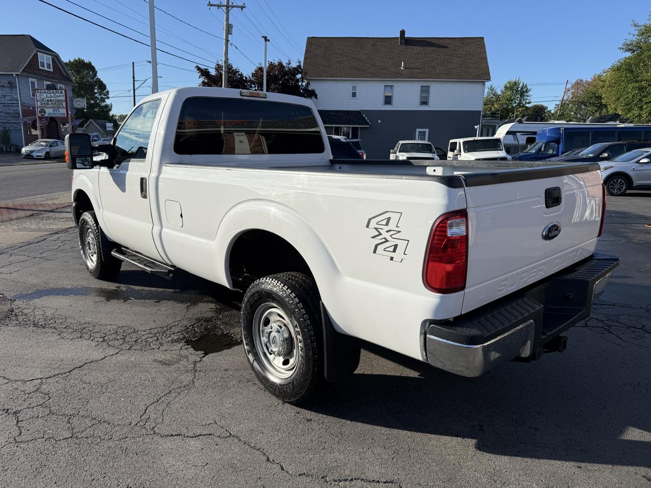 Ford Super Duty F-250 SRW 4WD Reg Cab 137" XLT 2015