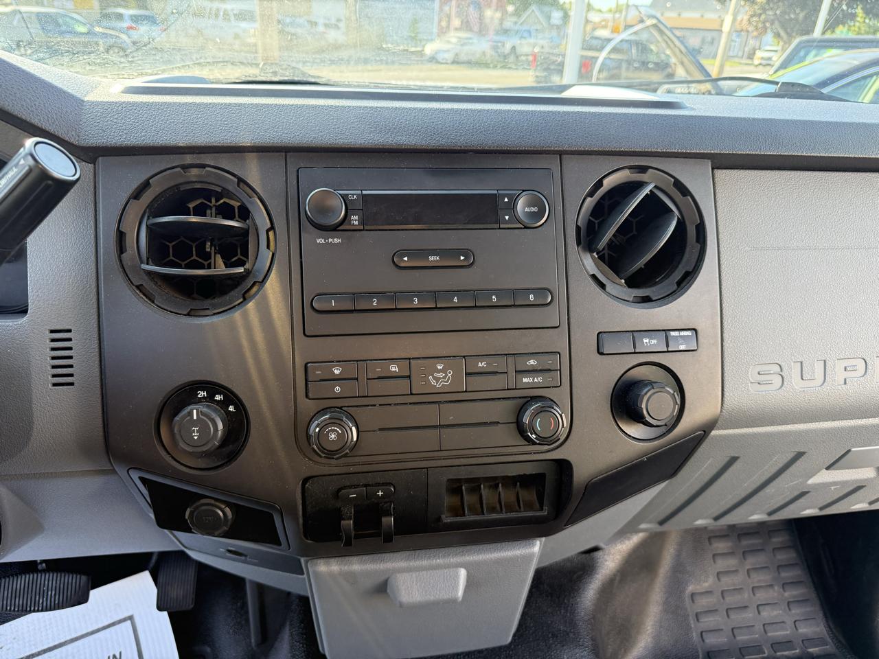 Ford Super Duty F-250 SRW 4WD Reg Cab 137" XLT 2015