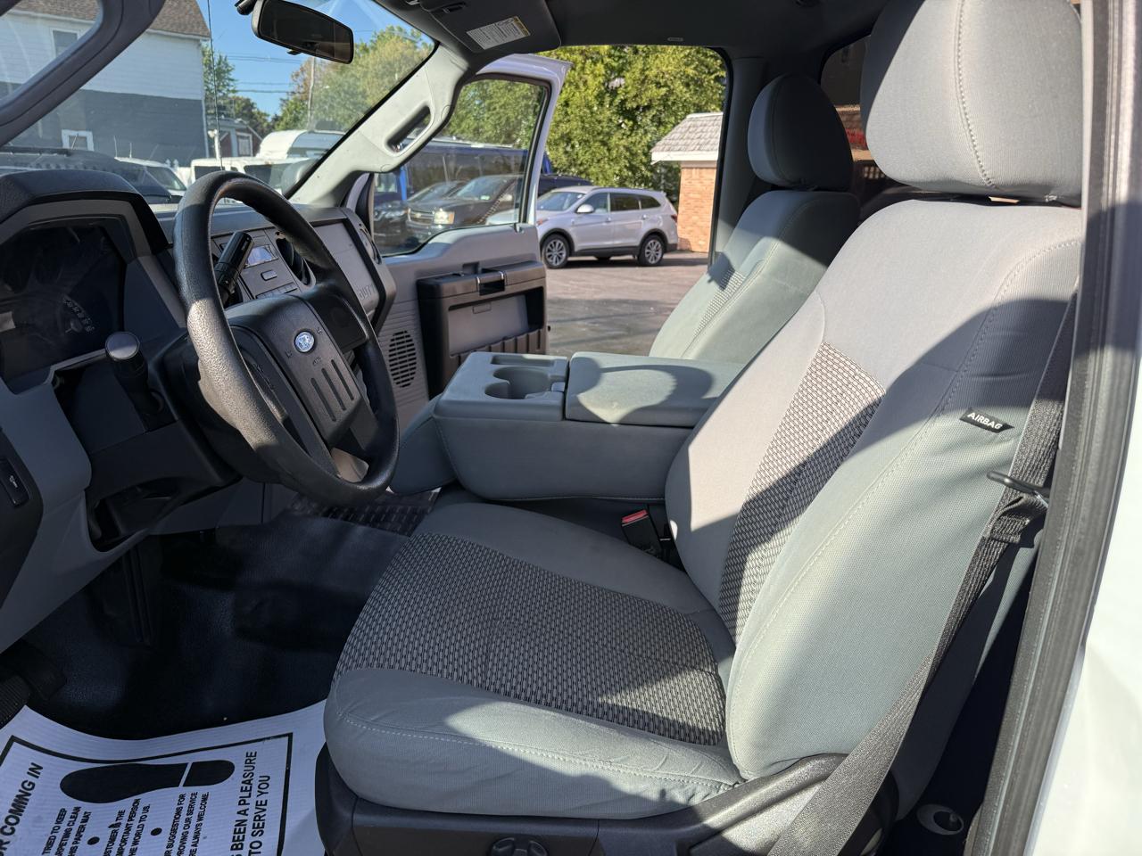 Ford Super Duty F-250 SRW 4WD Reg Cab 137" XLT 2015