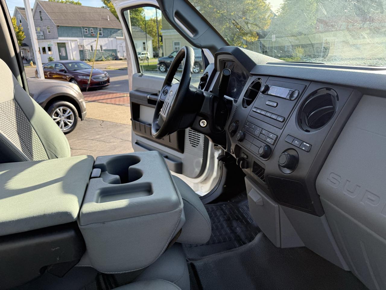 Ford Super Duty F-250 SRW 4WD Reg Cab 137" XLT 2015