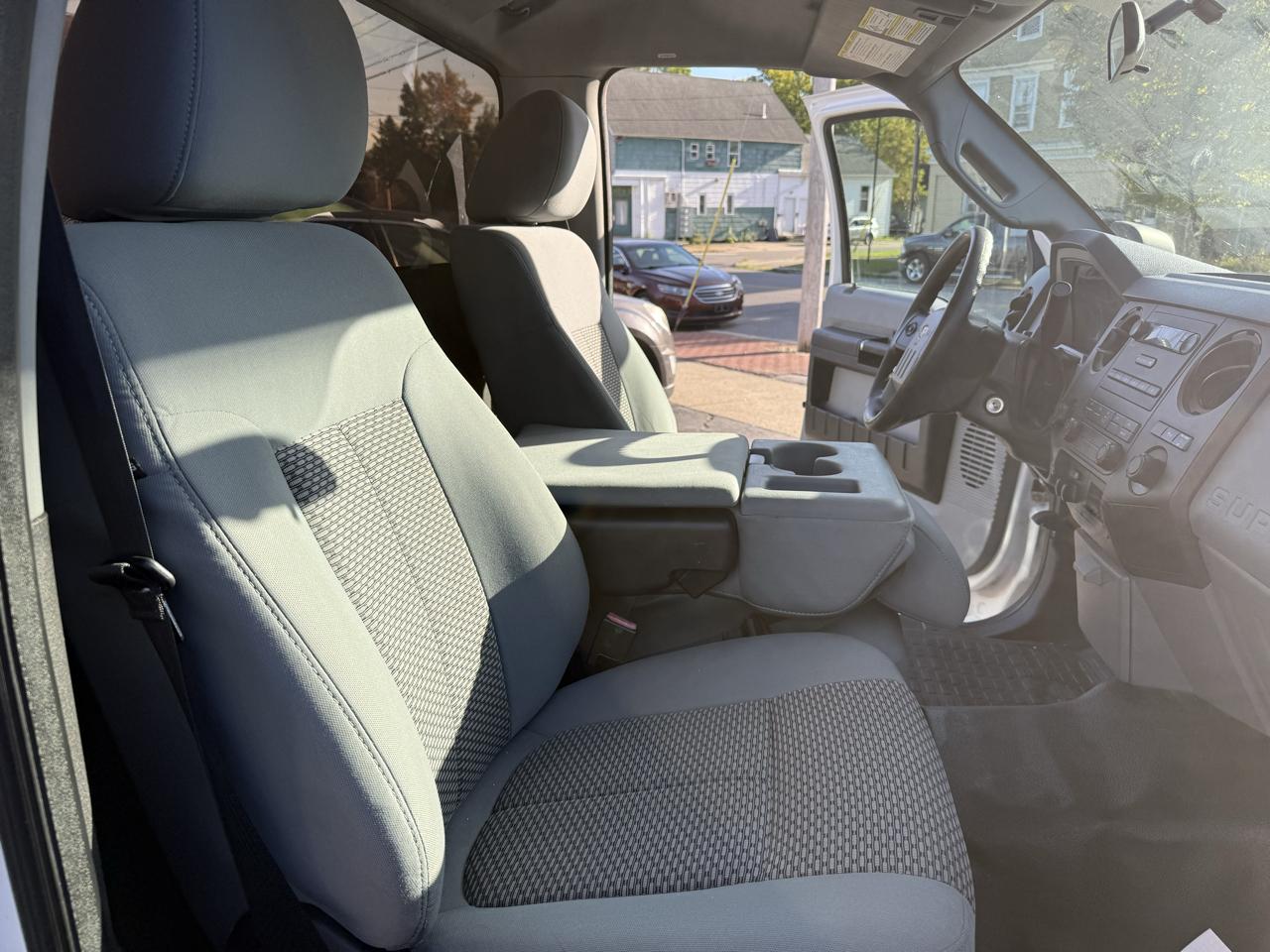 Ford Super Duty F-250 SRW 4WD Reg Cab 137" XLT 2015
