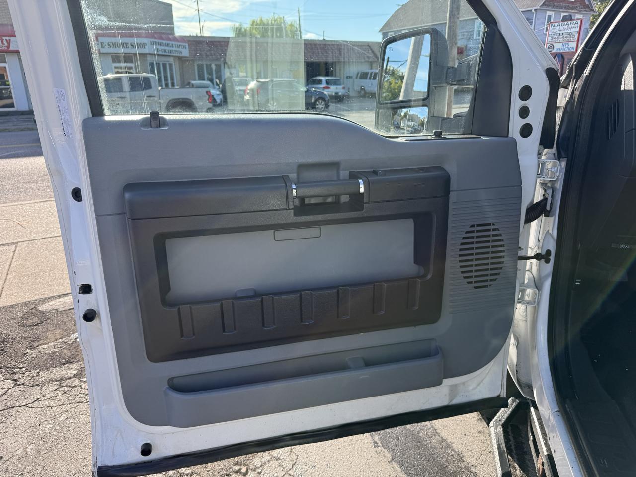 Ford Super Duty F-250 SRW 4WD Reg Cab 137" XLT 2015
