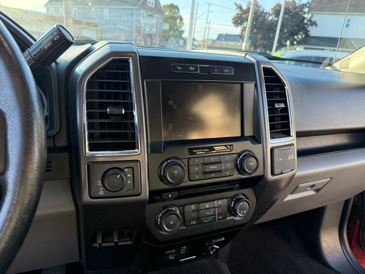 Ford F-150 4WD SuperCrew 145" FX4 2015
