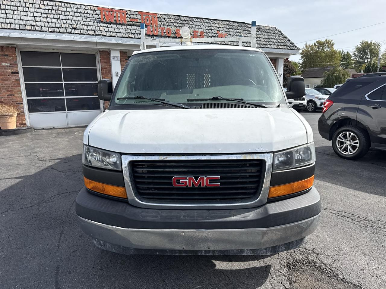 GMC Savana Cargo Van RWD 2500 135" 2016