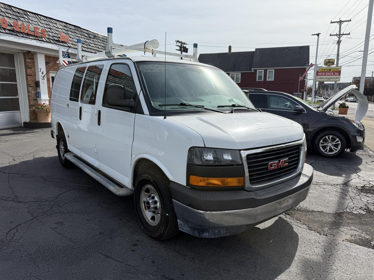 GMC Savana Cargo Van RWD 2500 135" 2016