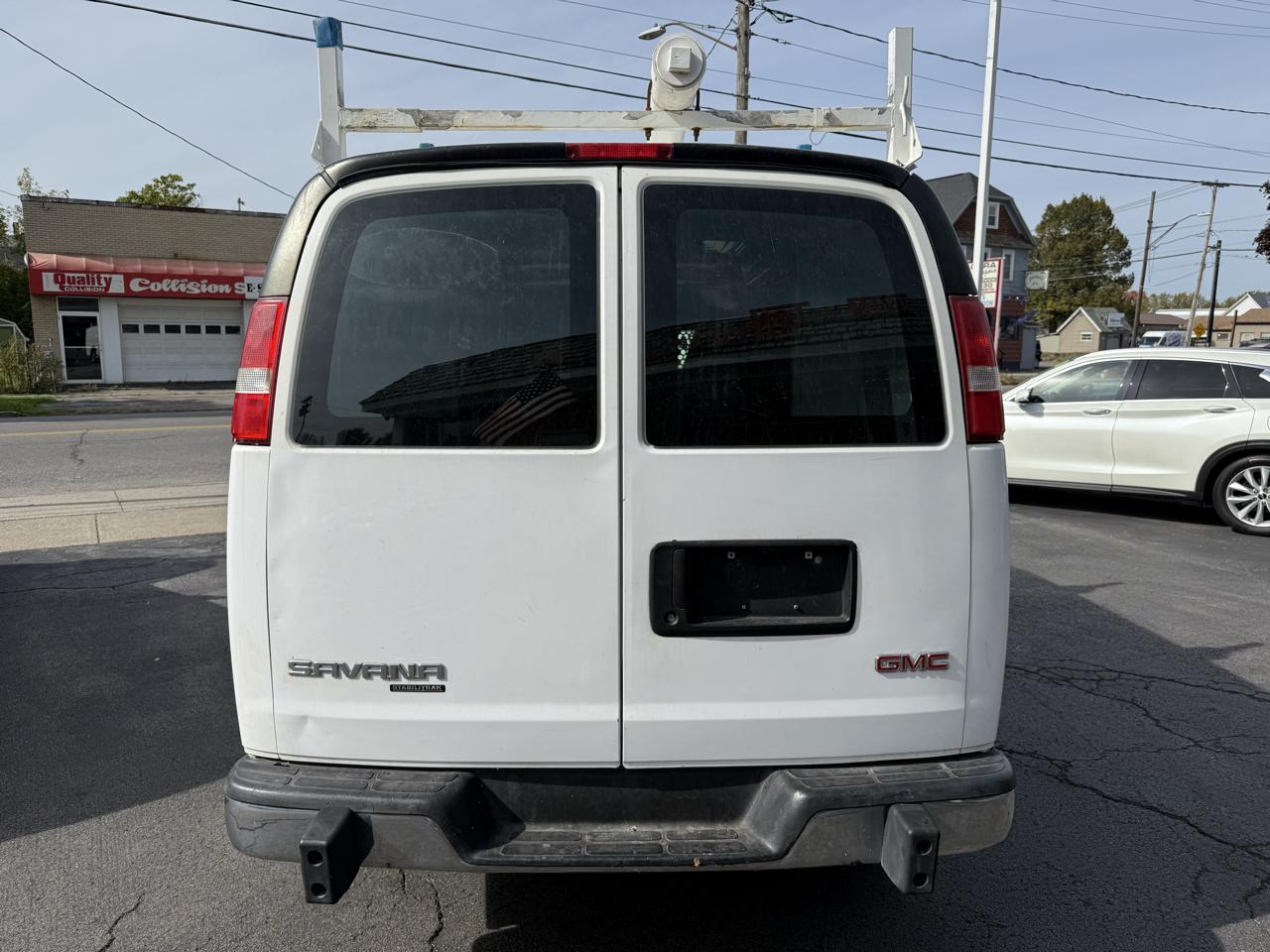 GMC Savana Cargo Van RWD 2500 135" 2016