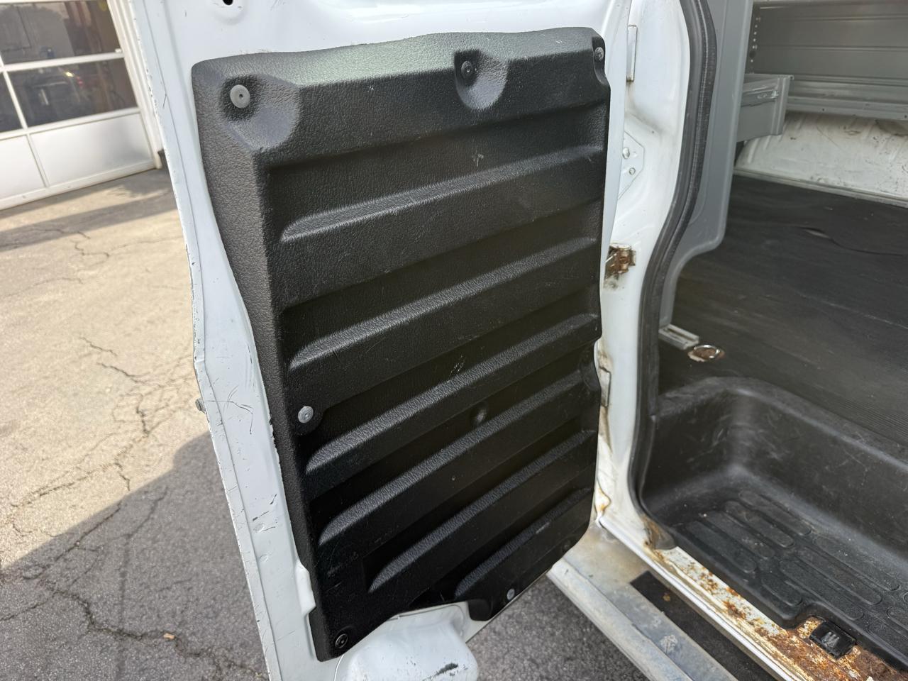 GMC Savana Cargo Van RWD 2500 135" 2016