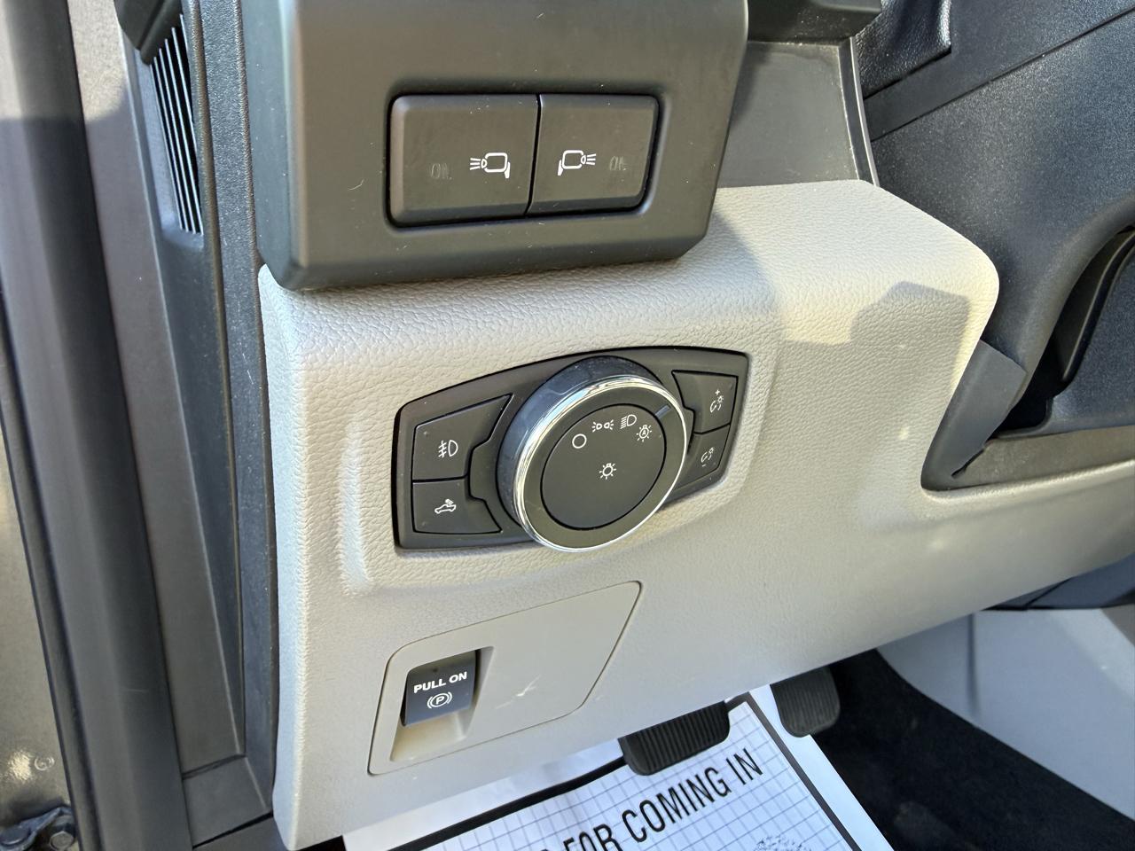 Ford F-150 4WD SuperCrew 145" XL 2016