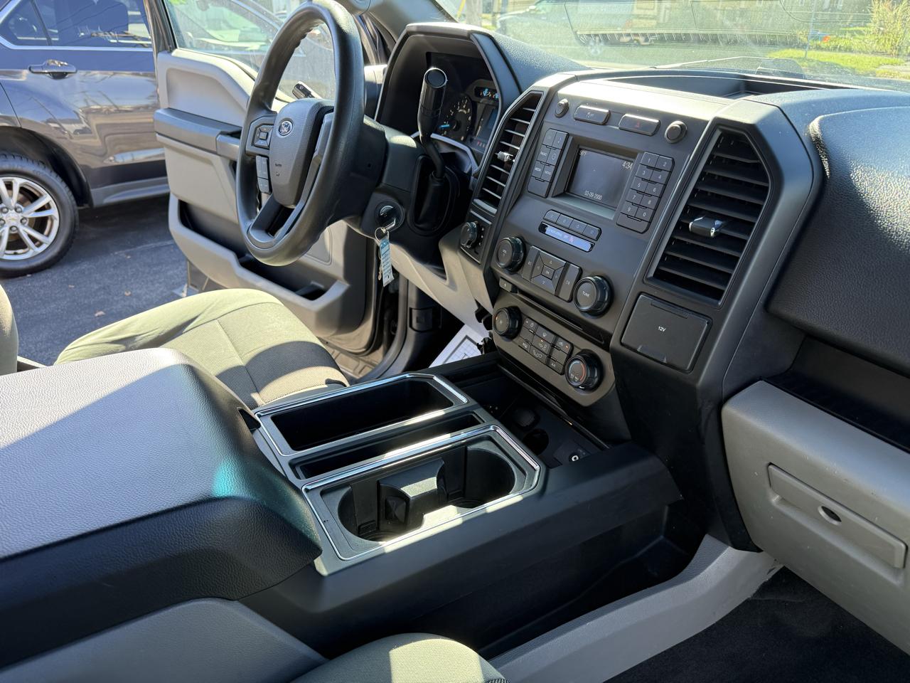 Ford F-150 4WD SuperCrew 145" XL 2016
