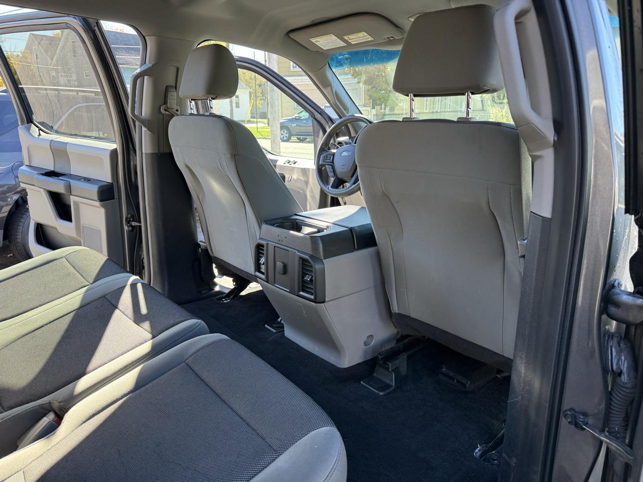 Ford F-150 4WD SuperCrew 145" XL 2016