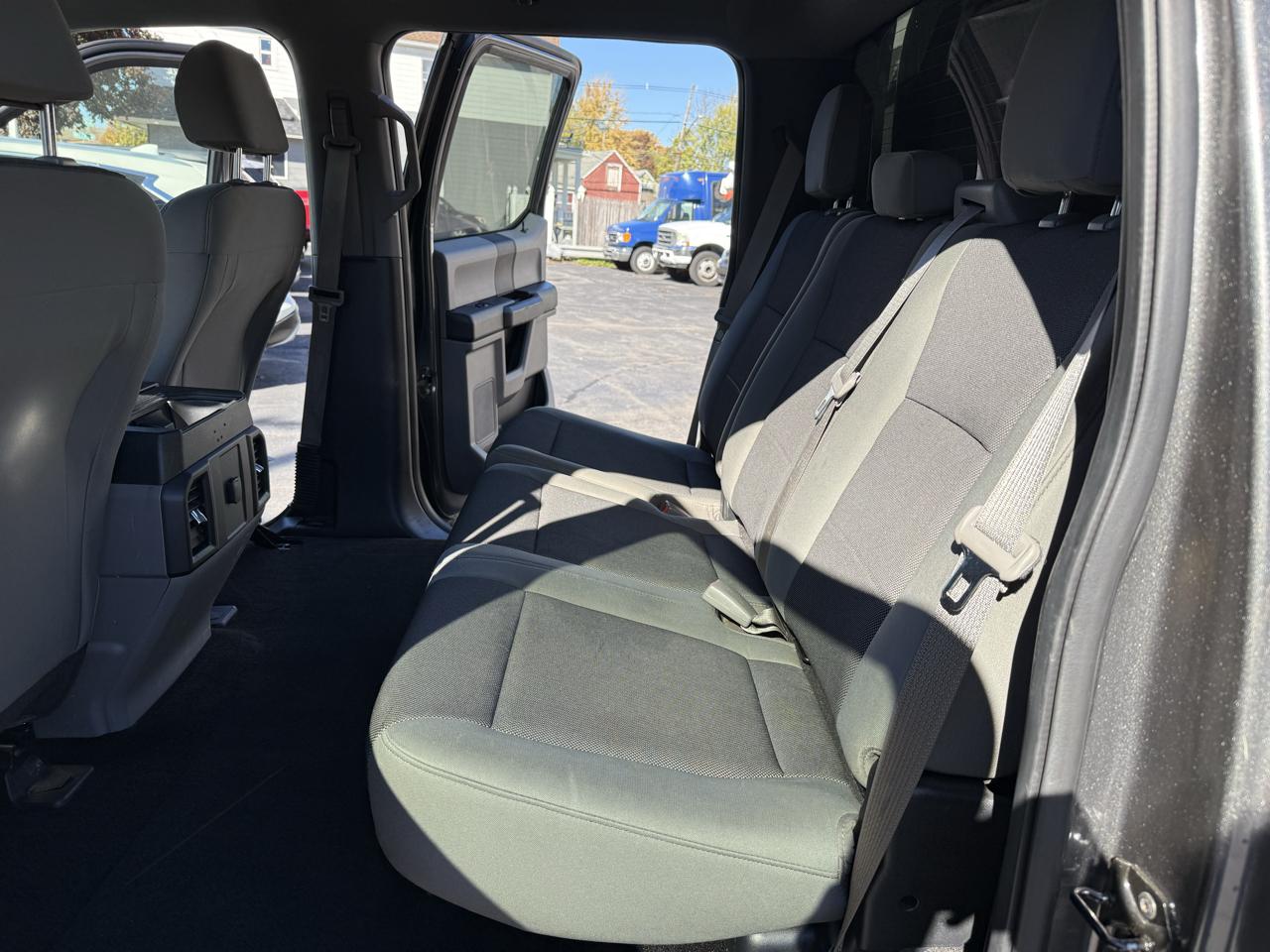 Ford F-150 4WD SuperCrew 145" XL 2016