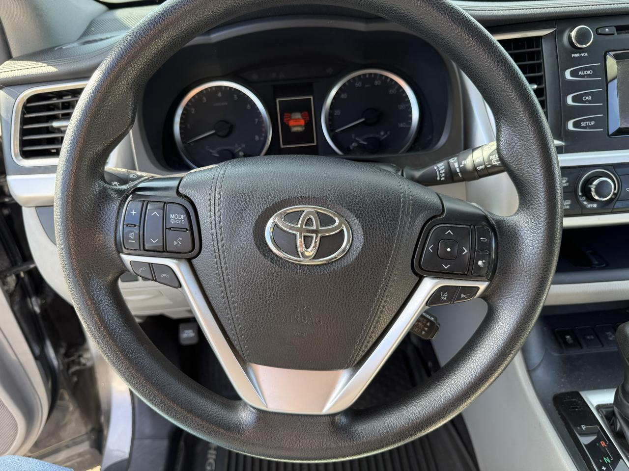 Toyota Highlander LE V6 AWD (Natl) 2019