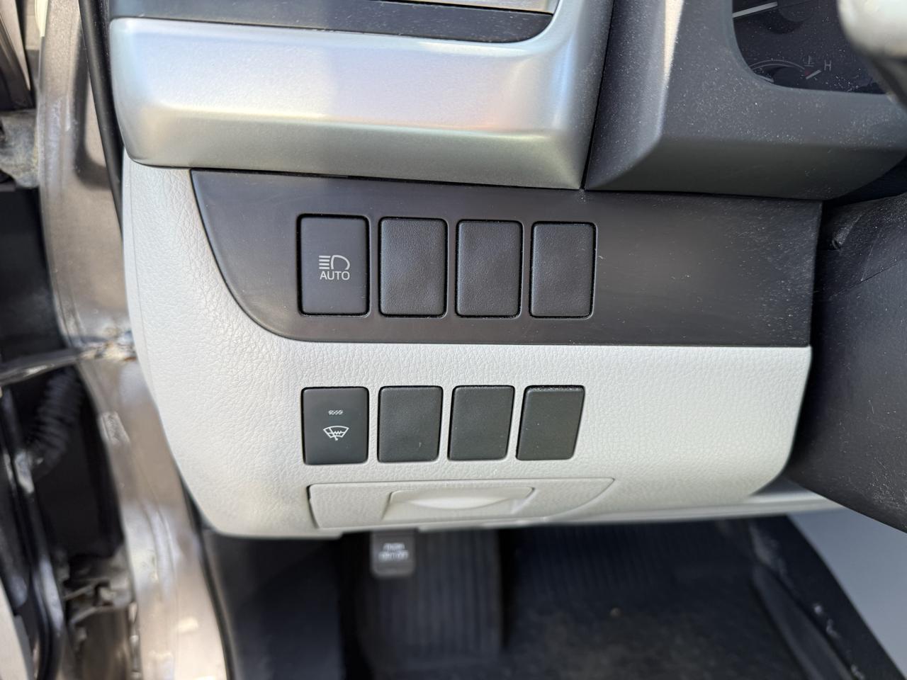 Toyota Highlander LE V6 AWD (Natl) 2019