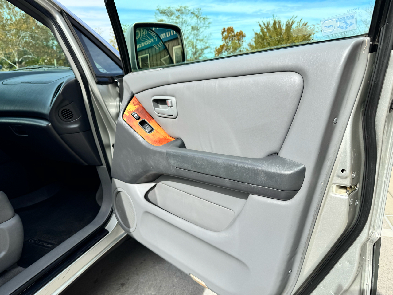 Lexus RX 300 Luxury SUV 4dr SUV 4WD 1999 Lexus RX 300 Luxury SUV 4dr SUV 4WD 1999