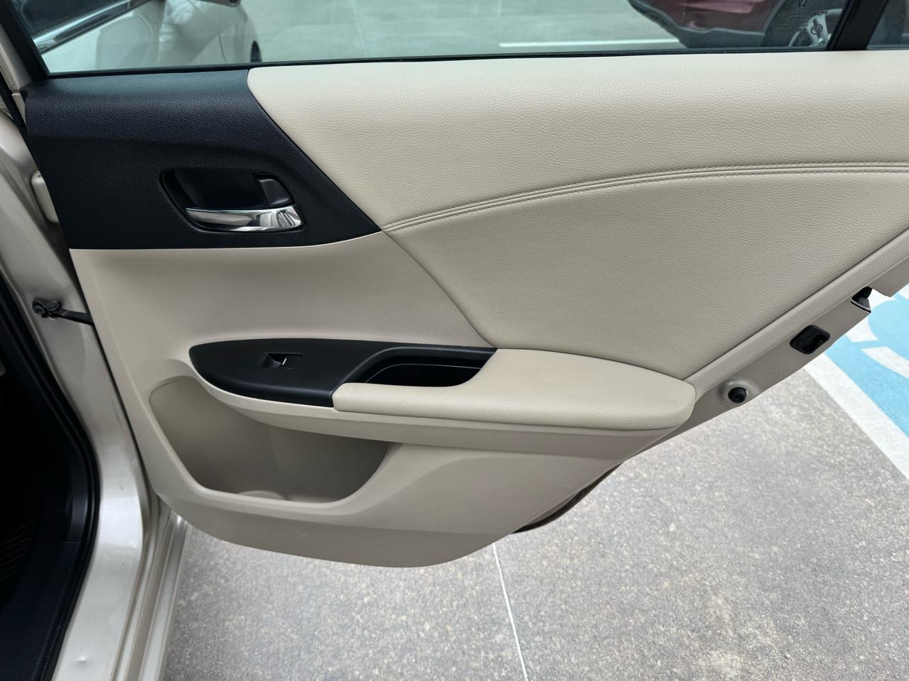 Honda Accord Sdn  2013