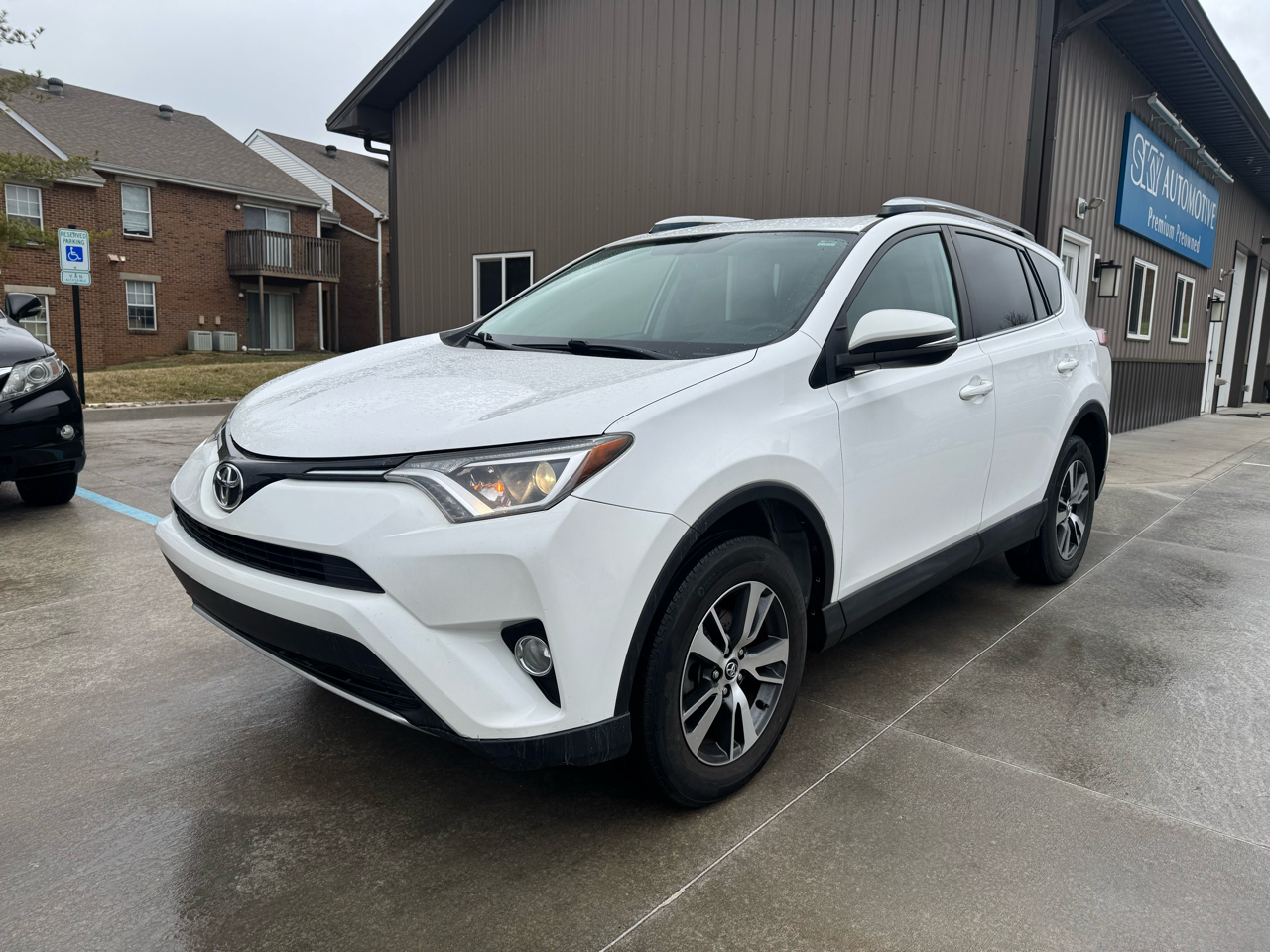 Toyota RAV4 AWD 4dr XLE (Natl) 2016
