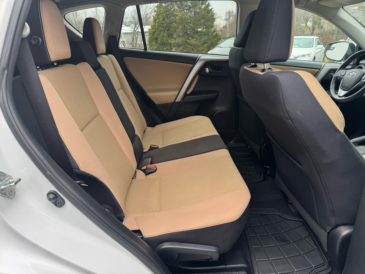 Toyota RAV4 AWD 4dr XLE (Natl) 2016