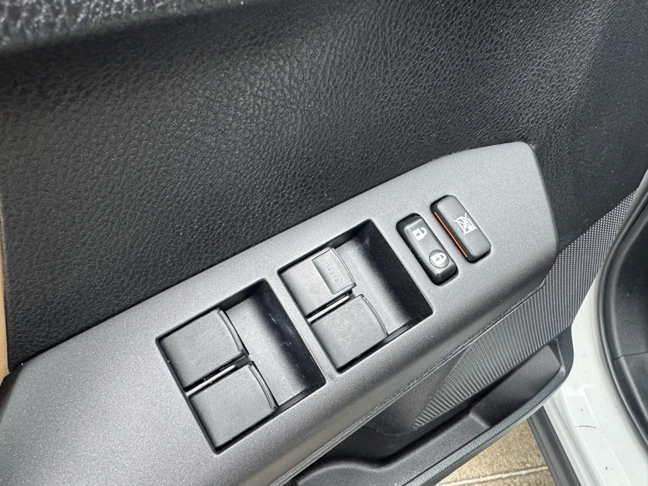 Toyota RAV4 AWD 4dr XLE (Natl) 2016