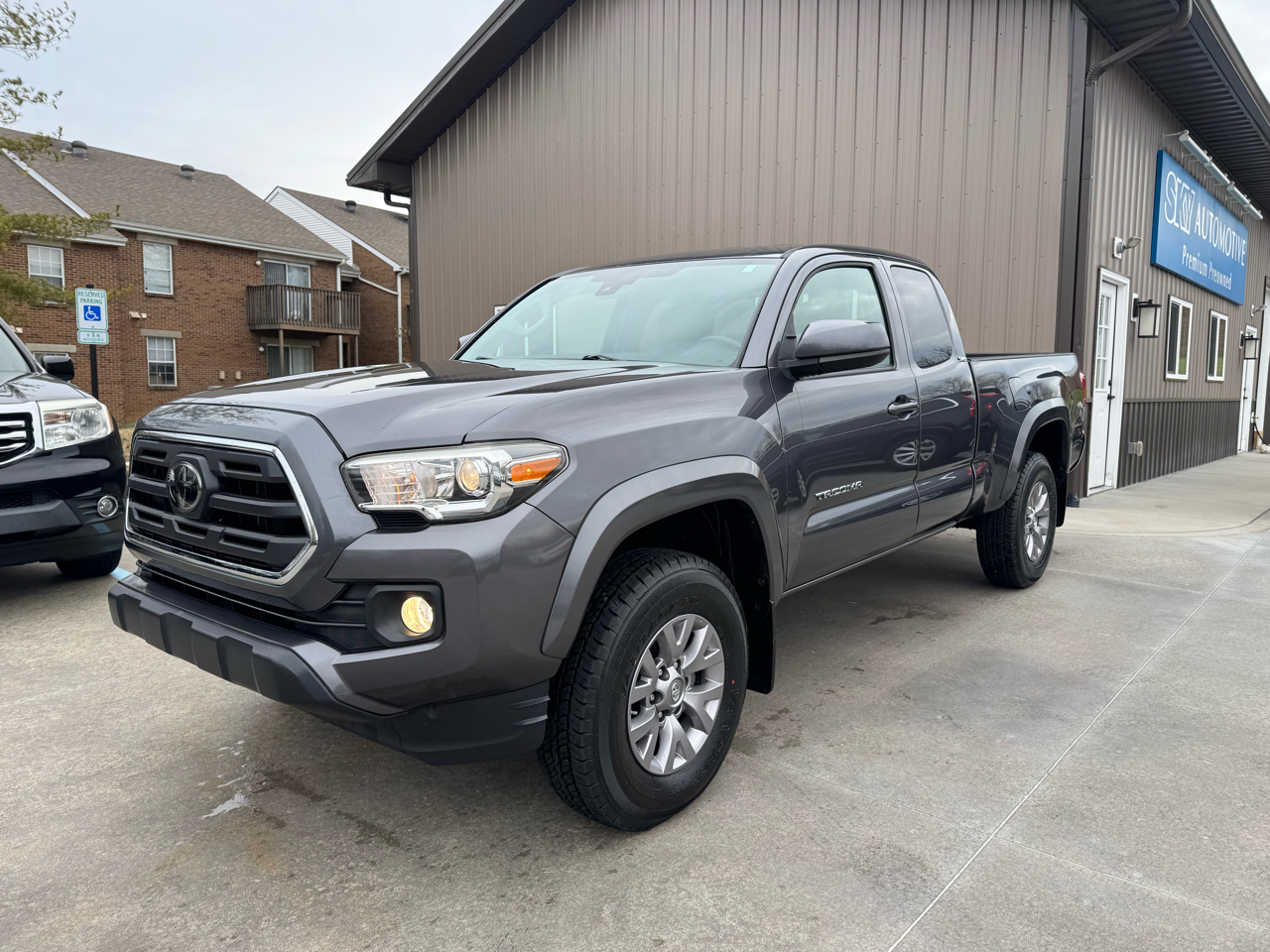 Toyota Tacoma SR5 Access Cab 6' Bed I4 4x4 AT (Natl) 2018