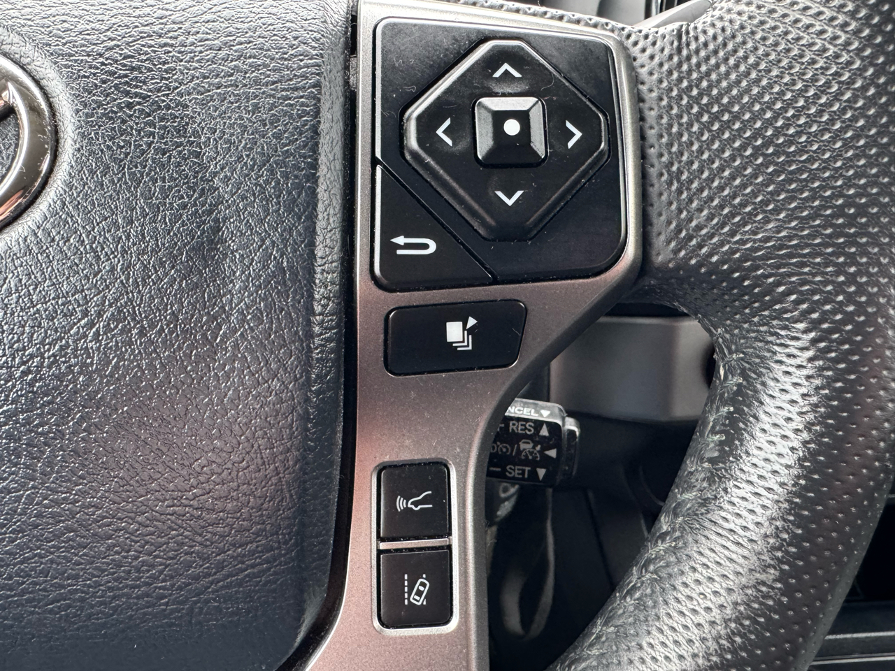 Toyota Tacoma SR5 Access Cab 6' Bed I4 4x4 AT (Natl) 2018