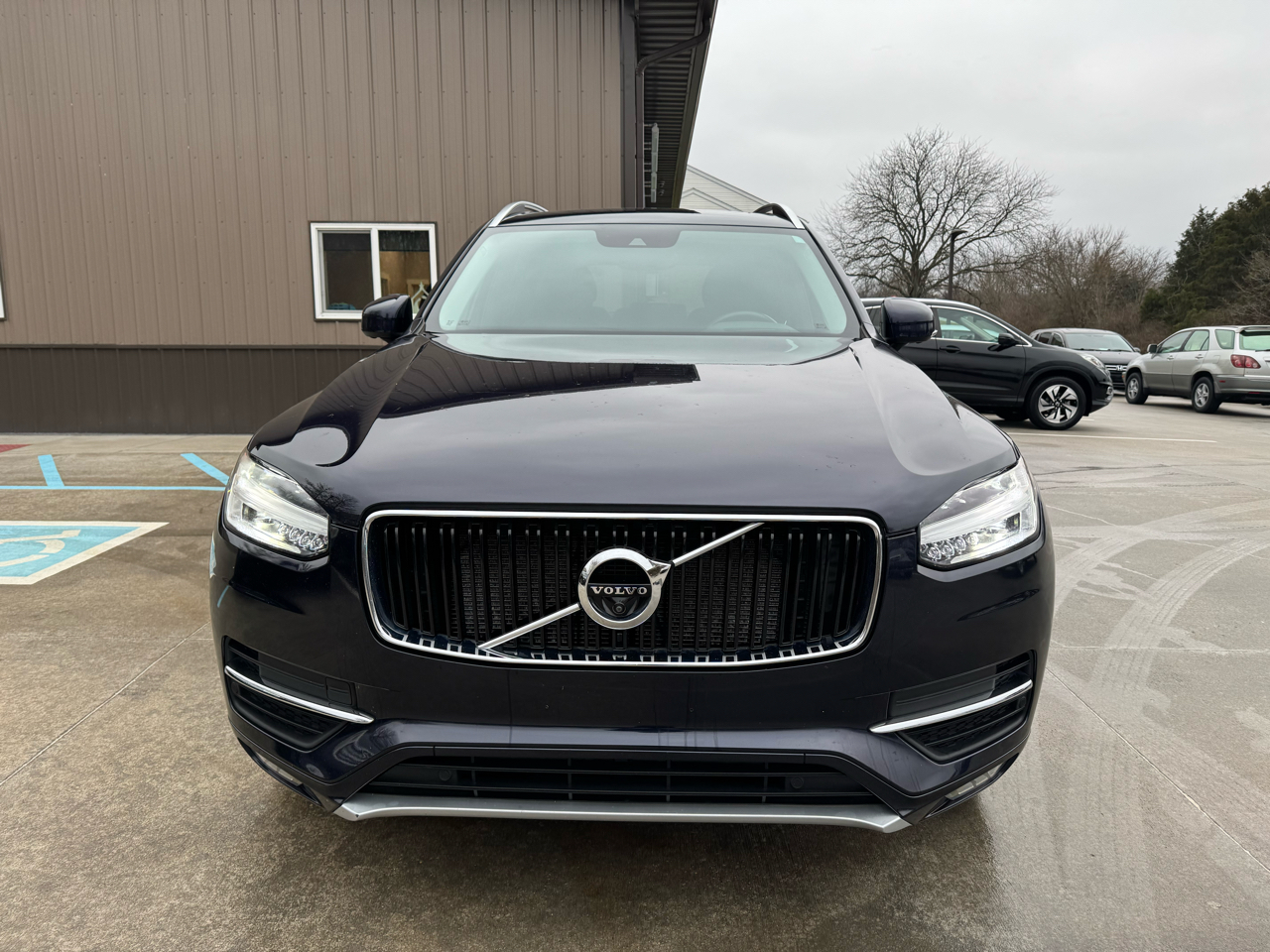 Volvo XC90 T5 AWD 5-Passenger Momentum 2017