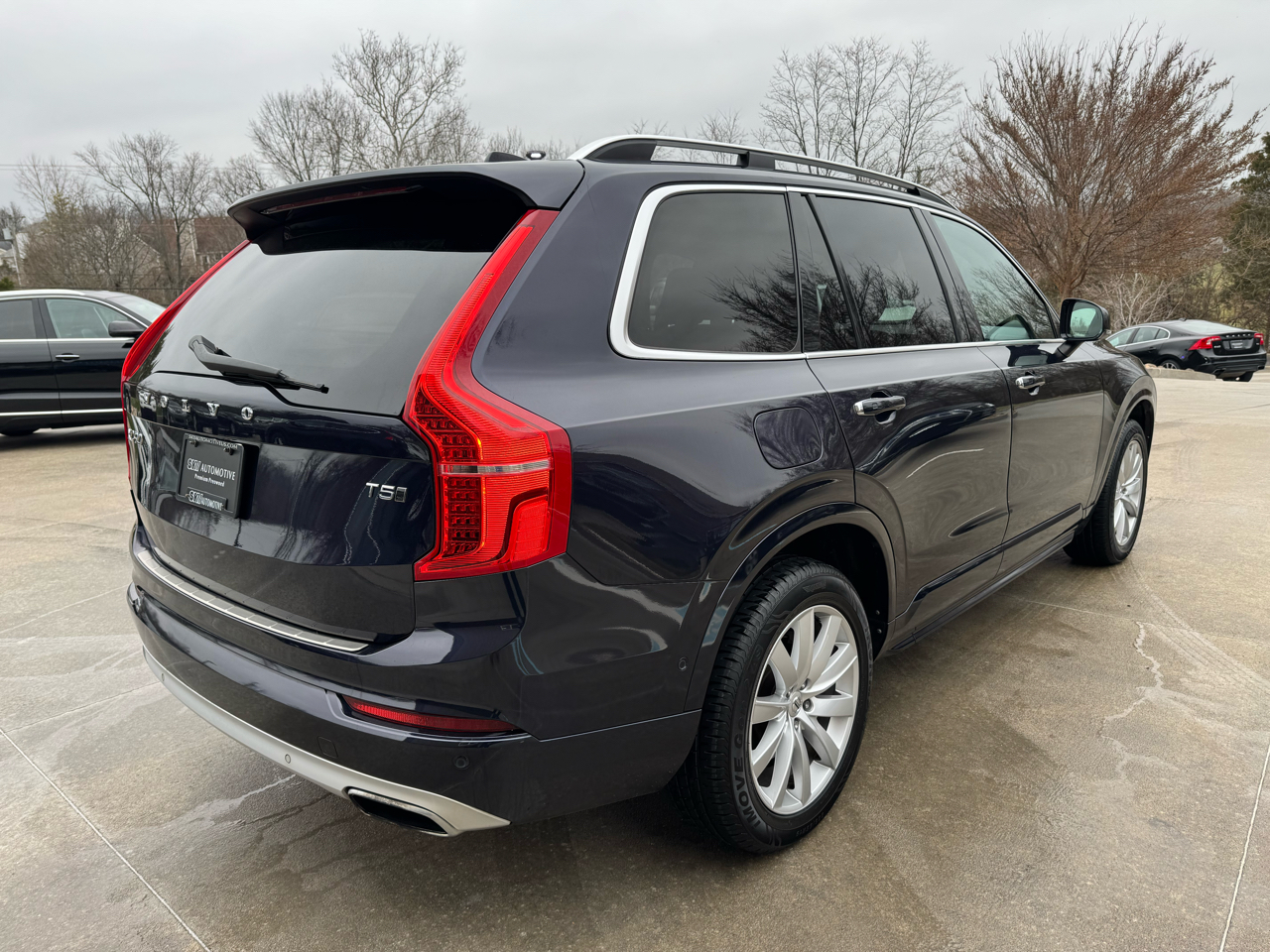 Volvo XC90 T5 AWD 5-Passenger Momentum 2017