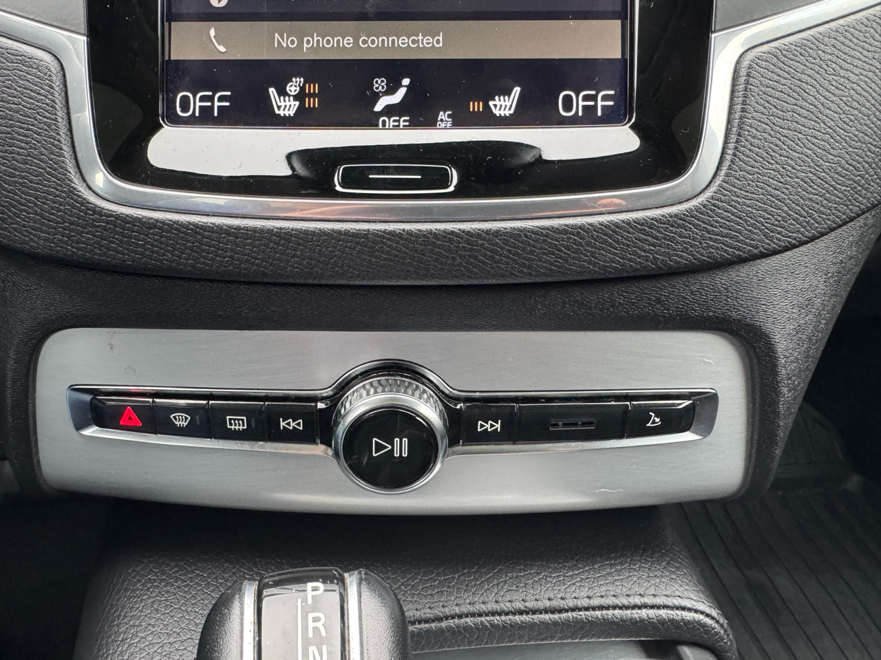 Volvo XC90 T5 AWD 5-Passenger Momentum 2017