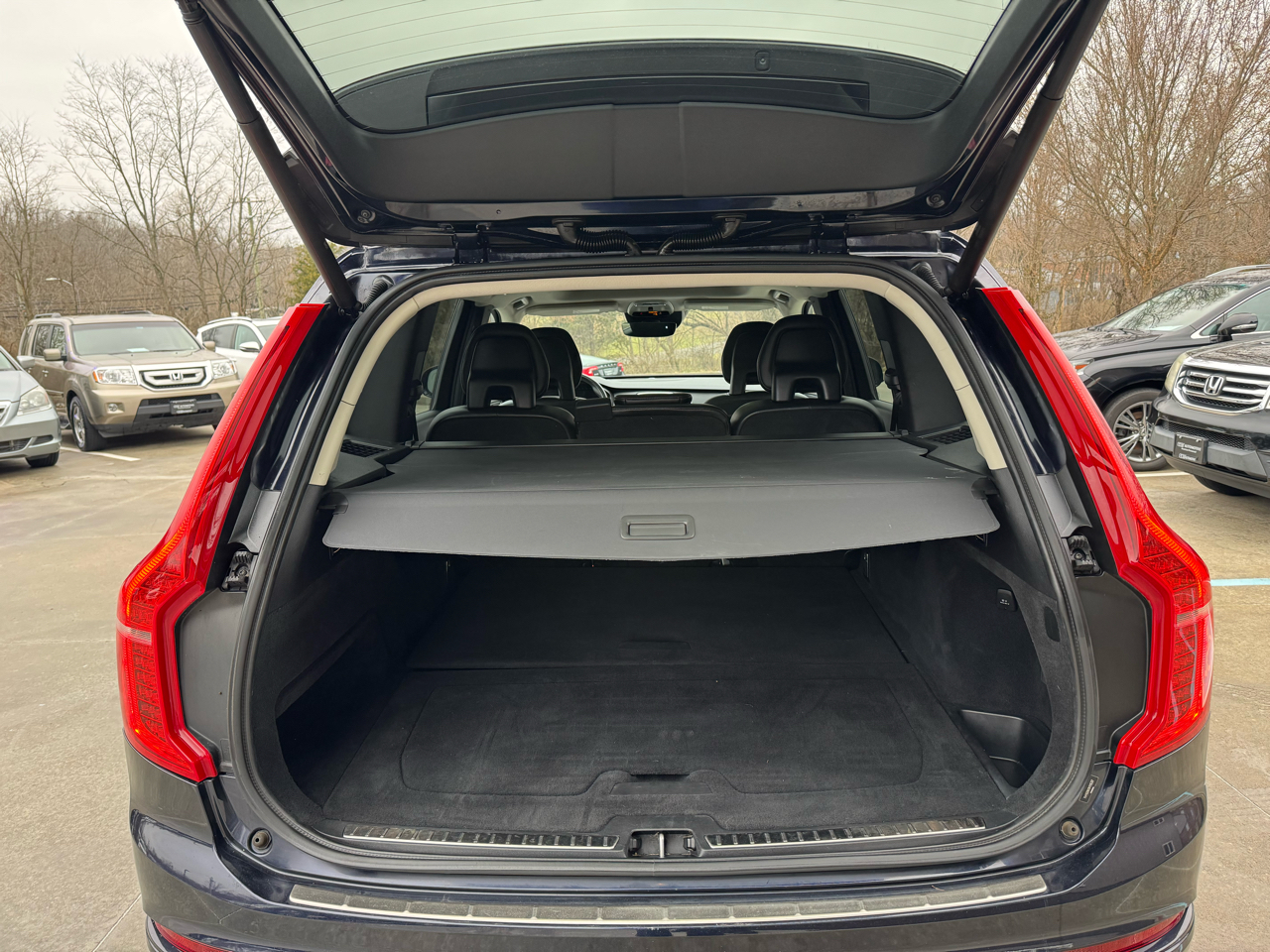 Volvo XC90 T5 AWD 5-Passenger Momentum 2017