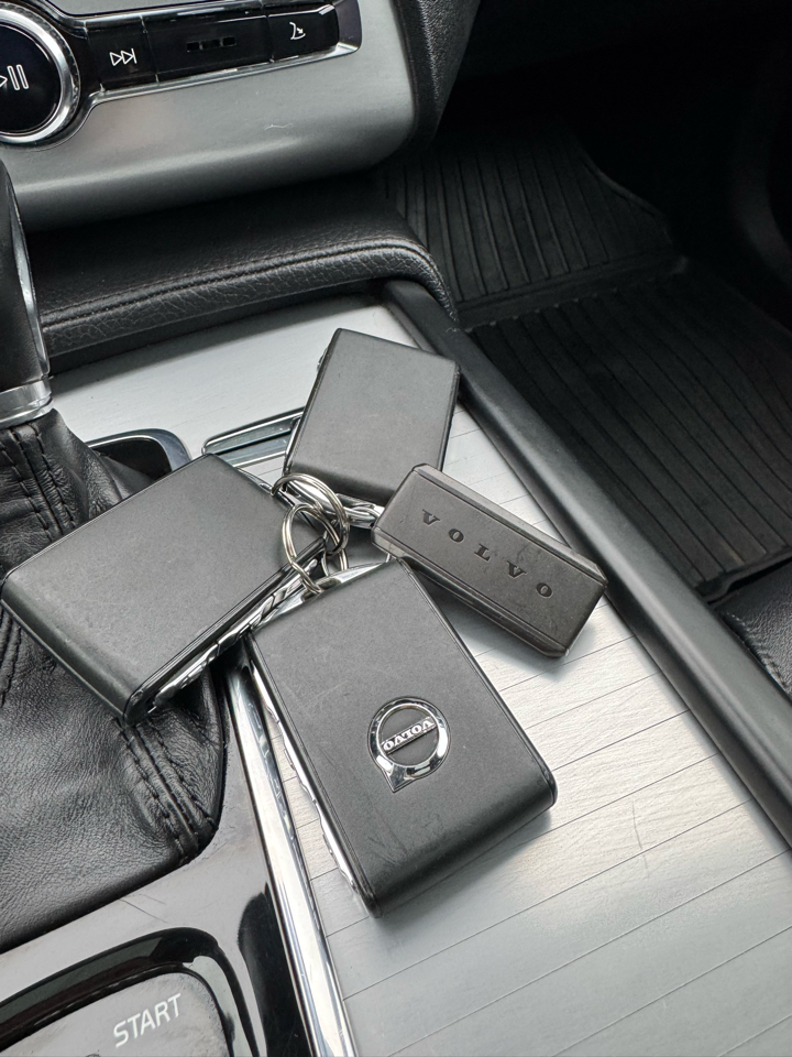 Volvo XC90 T5 AWD 5-Passenger Momentum 2017