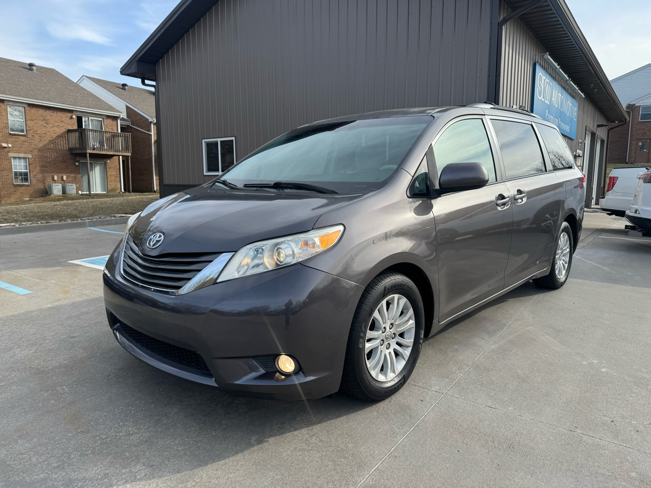 Toyota Sienna  2013