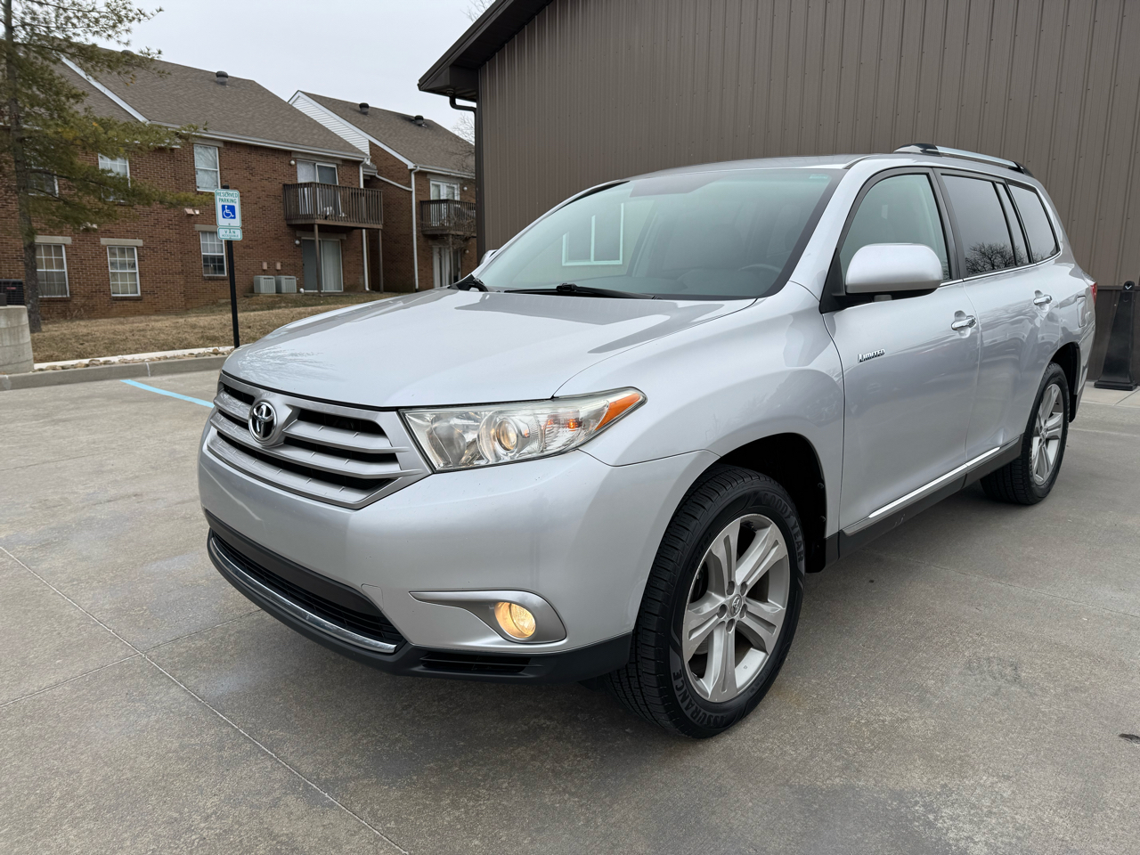 Toyota Highlander  2013