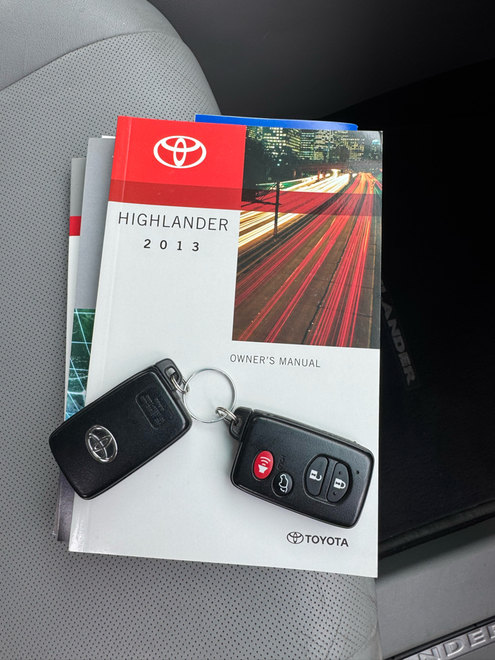 Toyota Highlander  2013