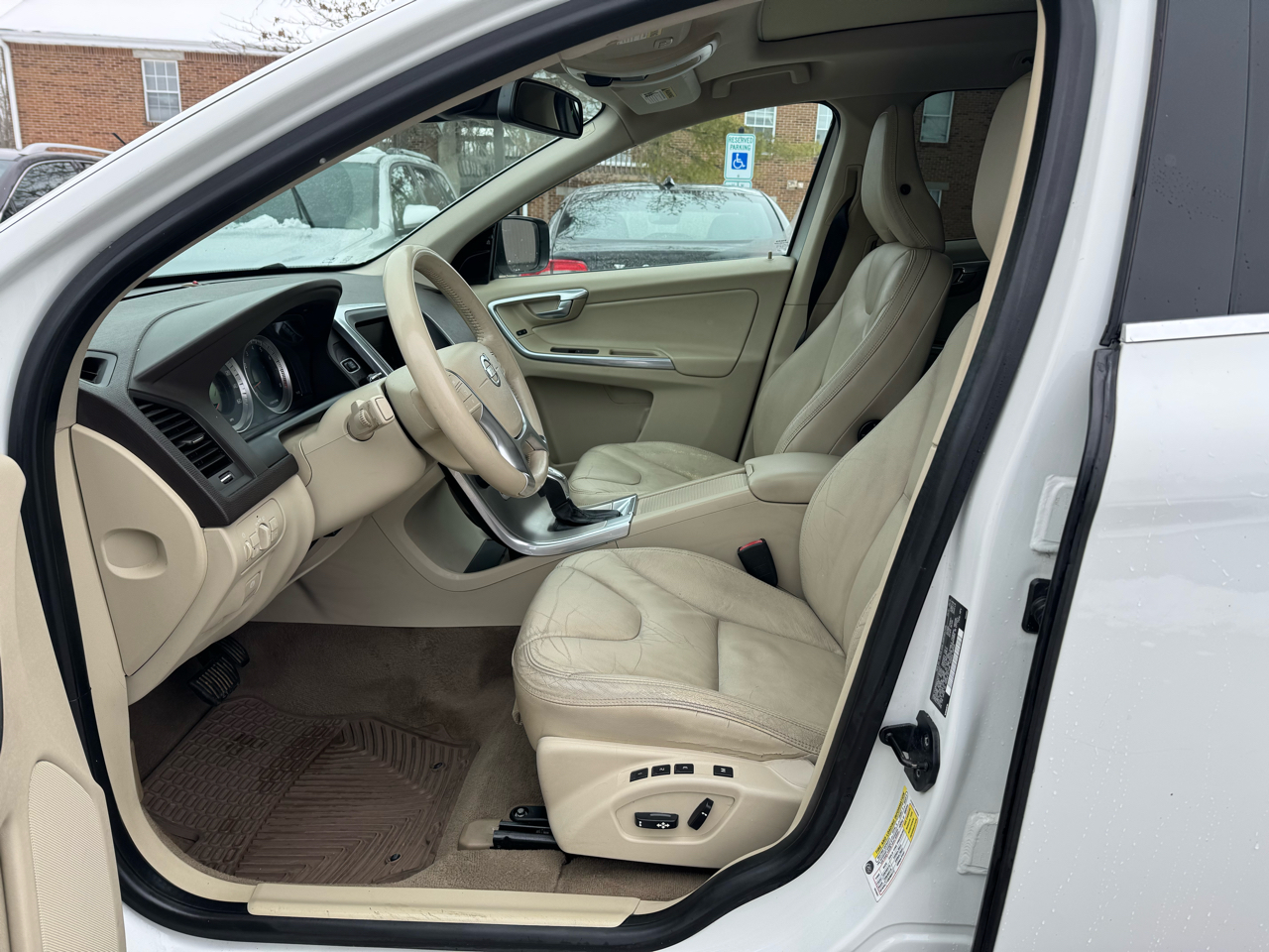 Volvo XC60 AWD 4dr T6 2013