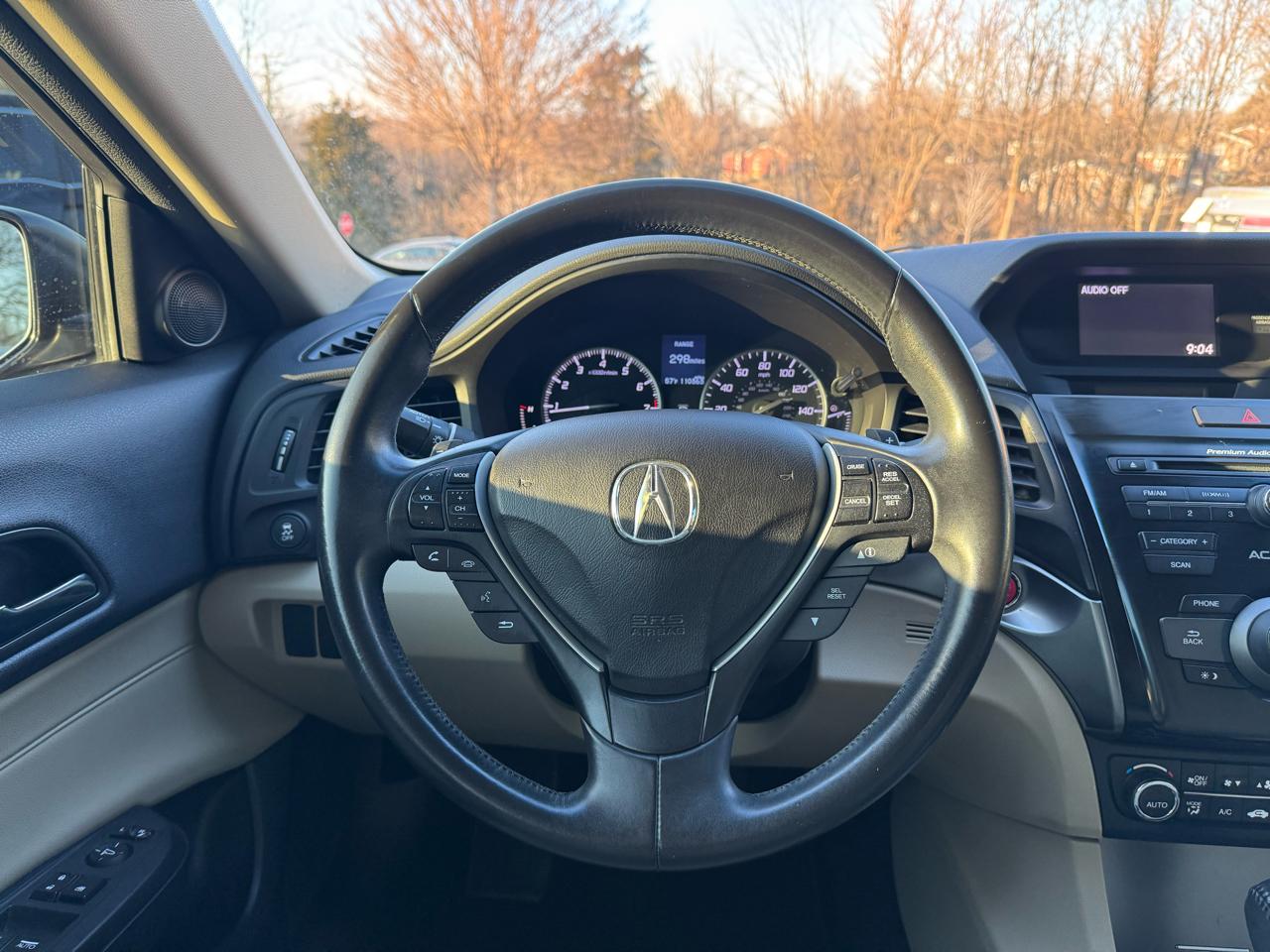 Acura ILX 4dr Sdn 2.0L Premium Pkg 2013