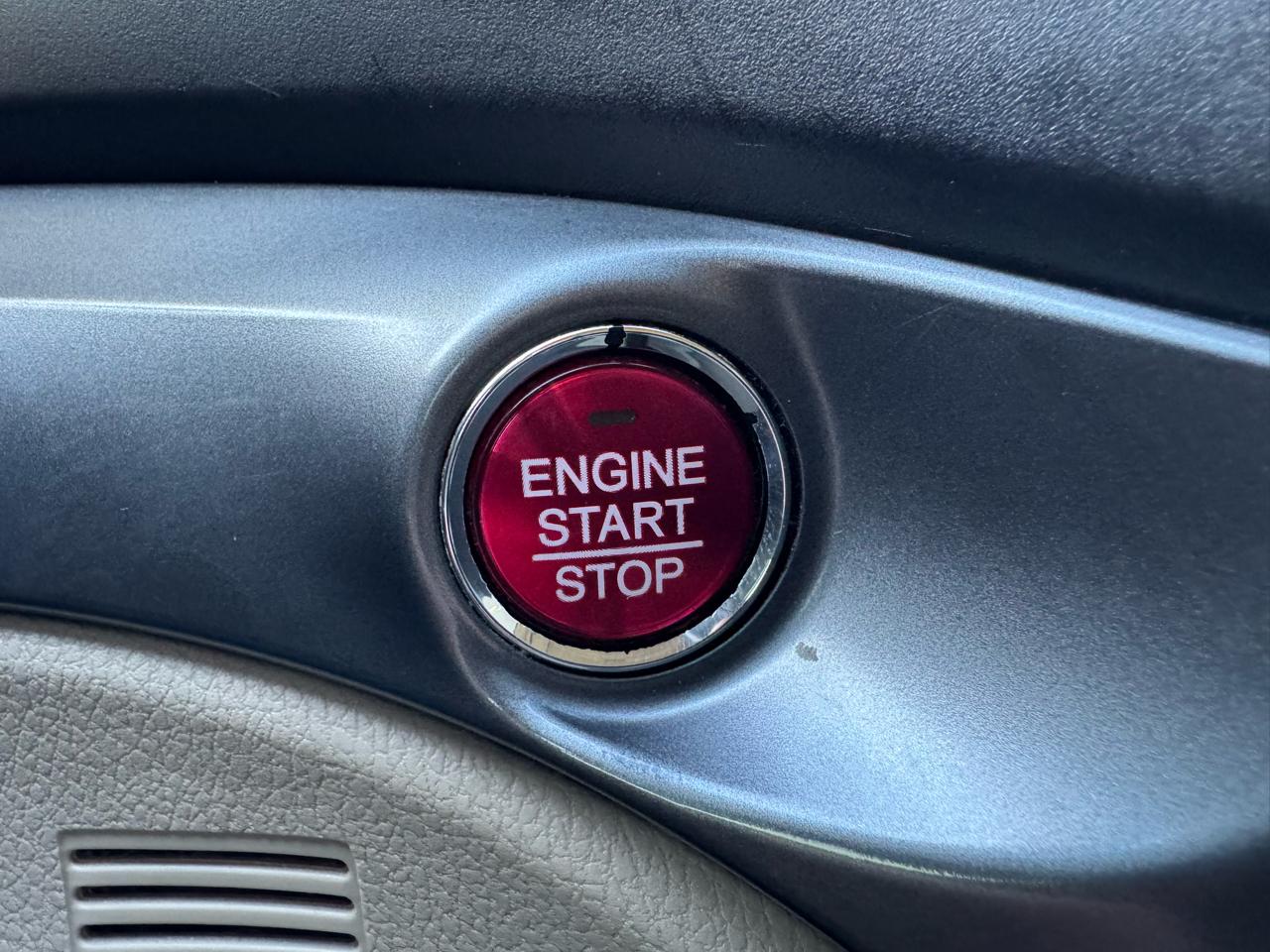 Acura ILX 4dr Sdn 2.0L Premium Pkg 2013